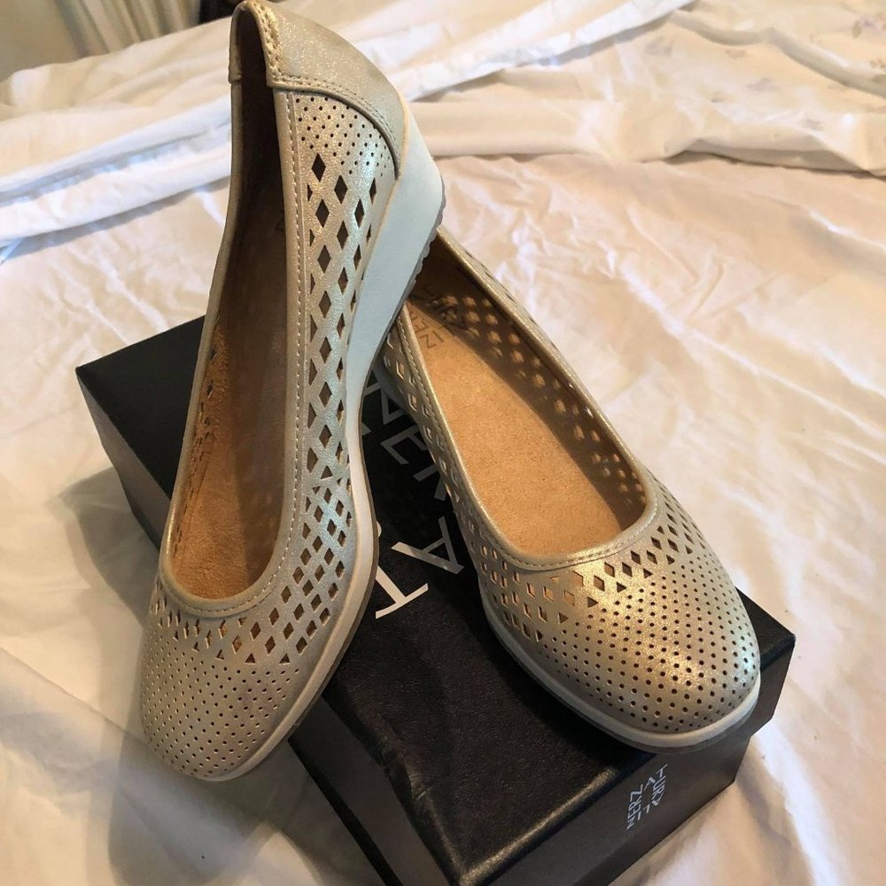 Women's Alizer Natur Size 6 Shoes!